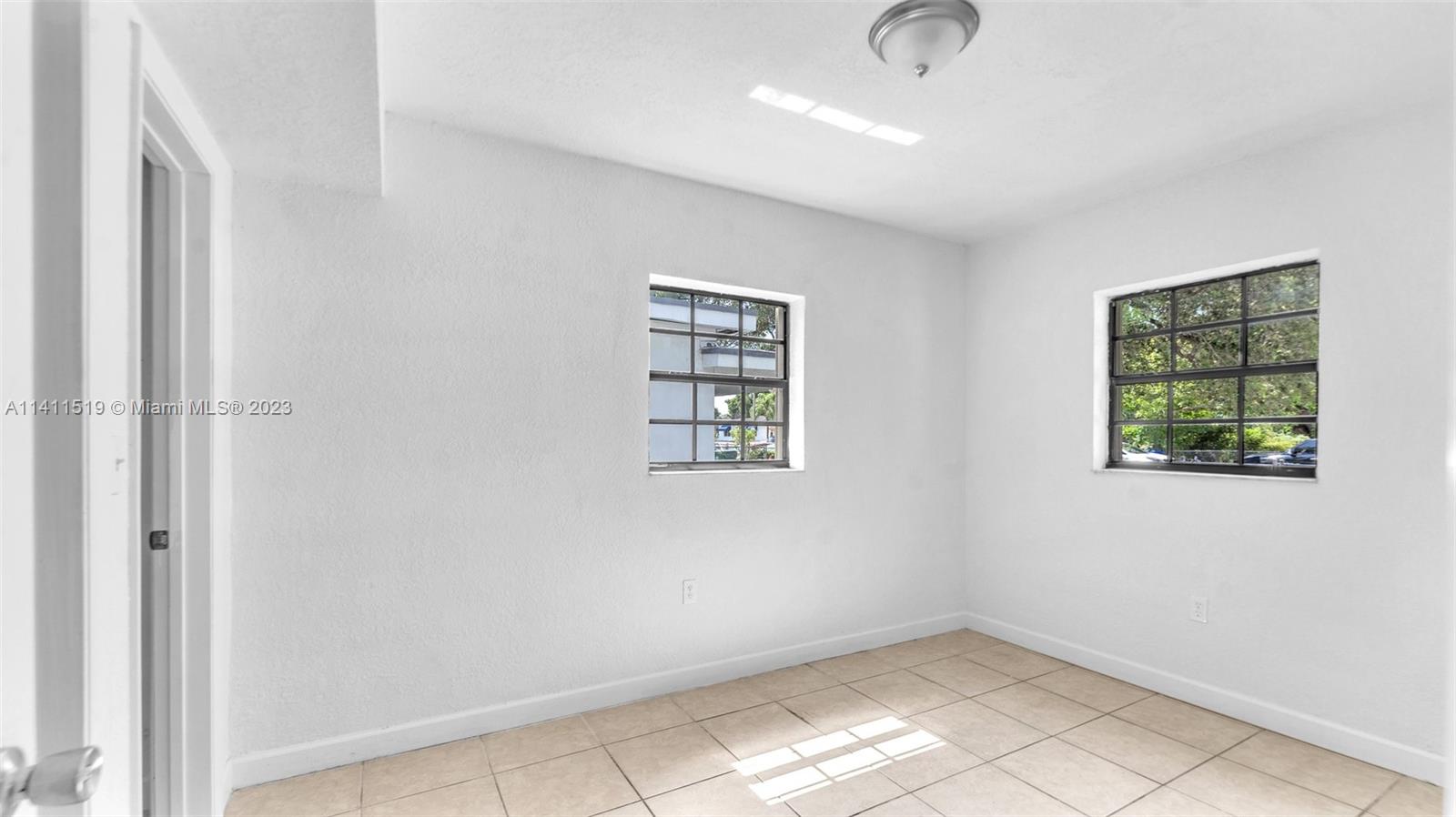 1865 NW 50th St