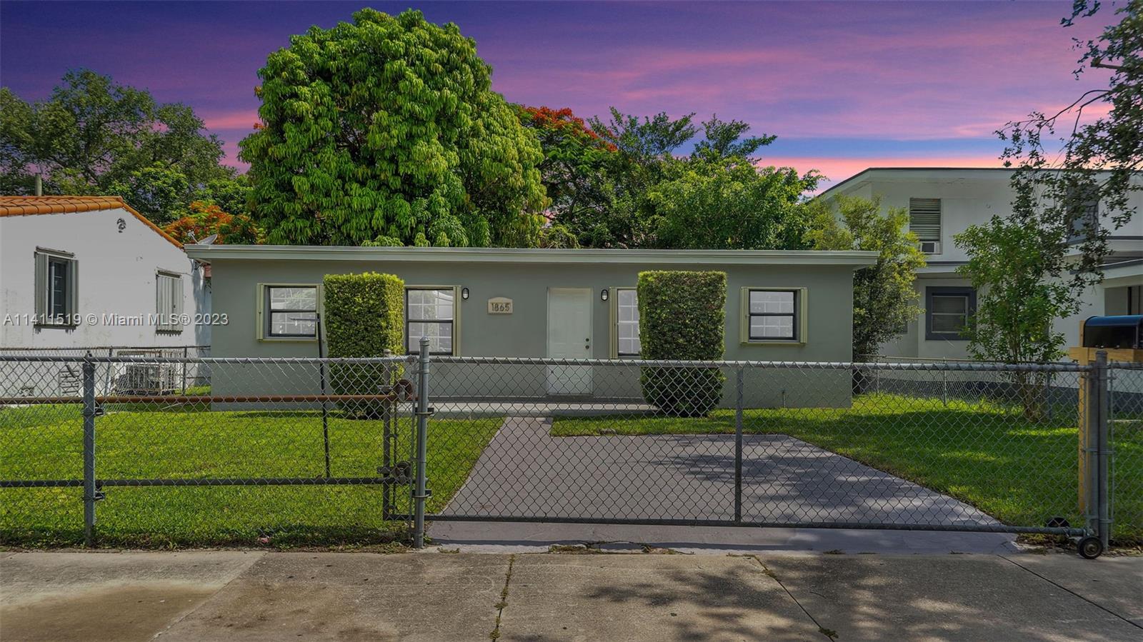 1865 NW 50th St