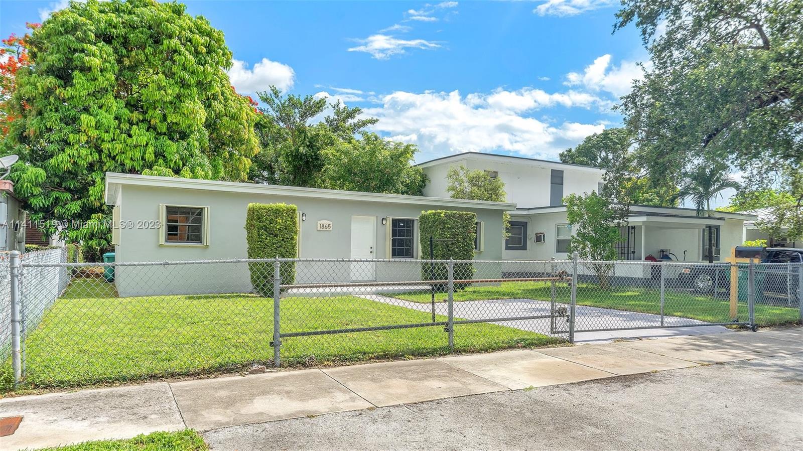 1865 NW 50th St