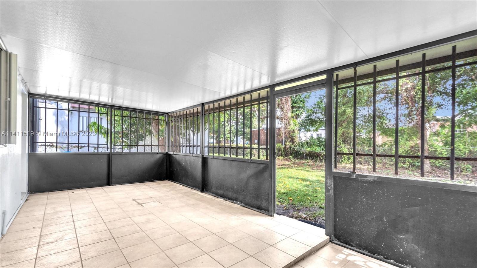 1865 NW 50th St