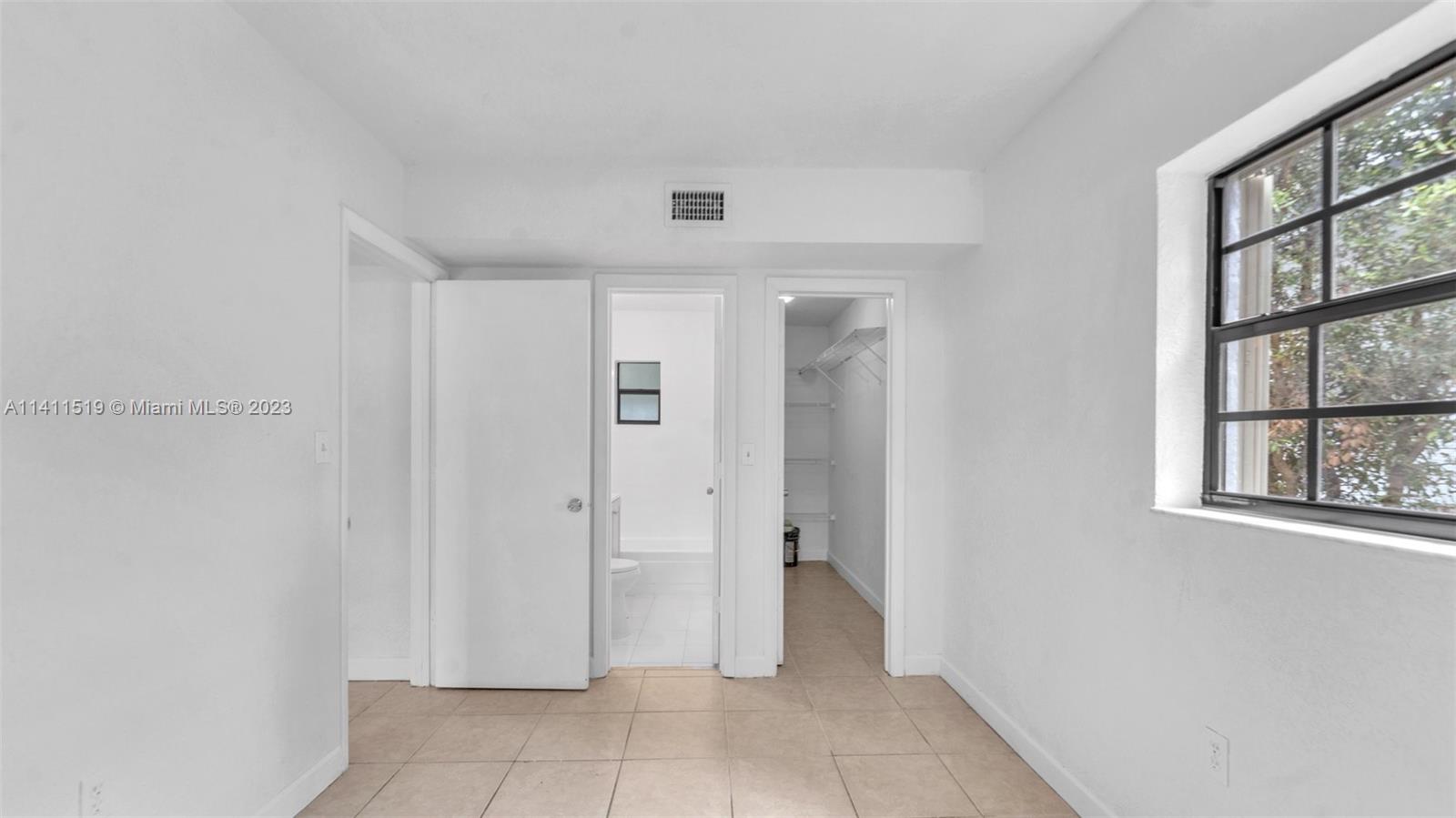 1865 NW 50th St