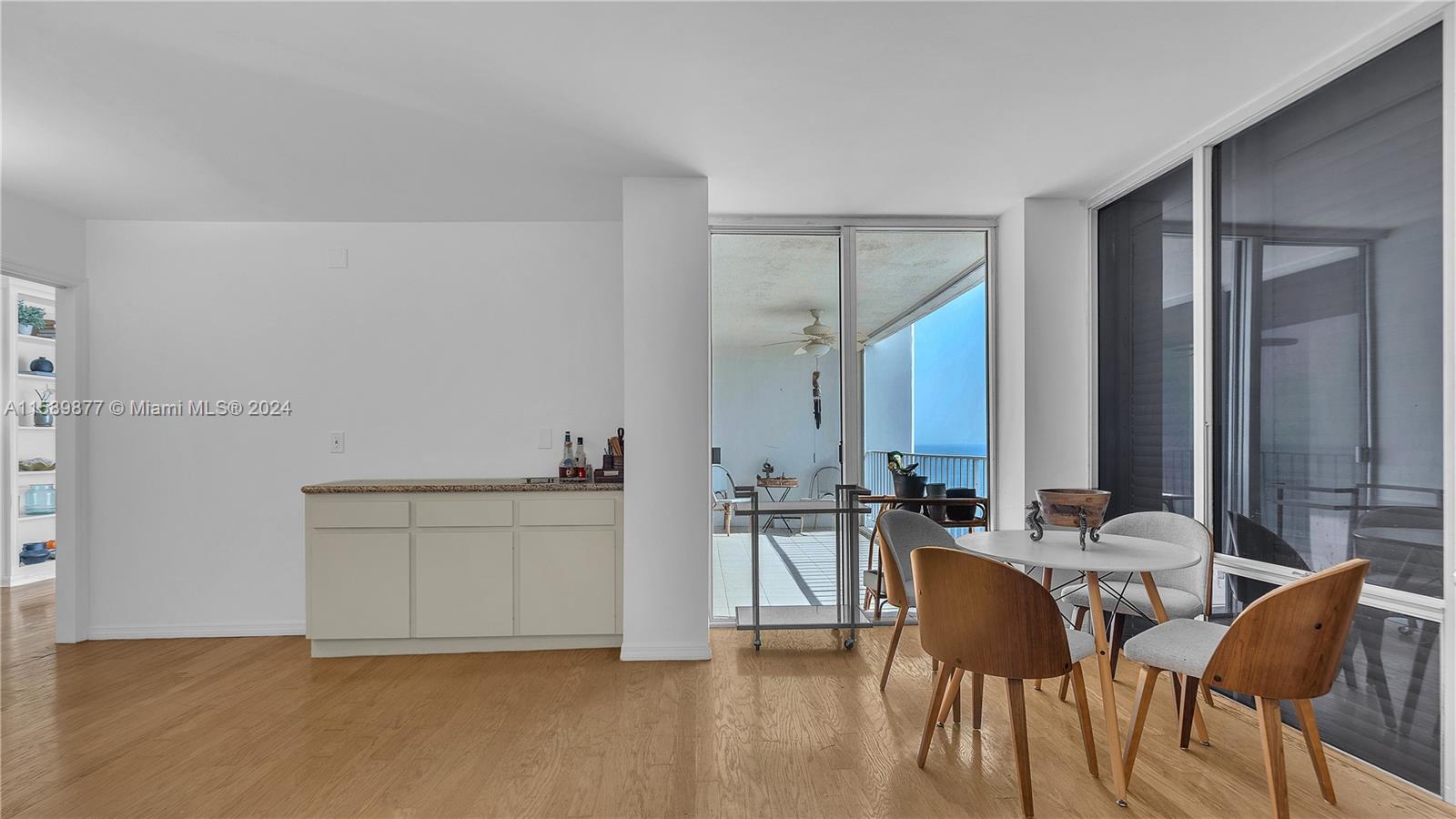 881 Ocean Dr # 26F