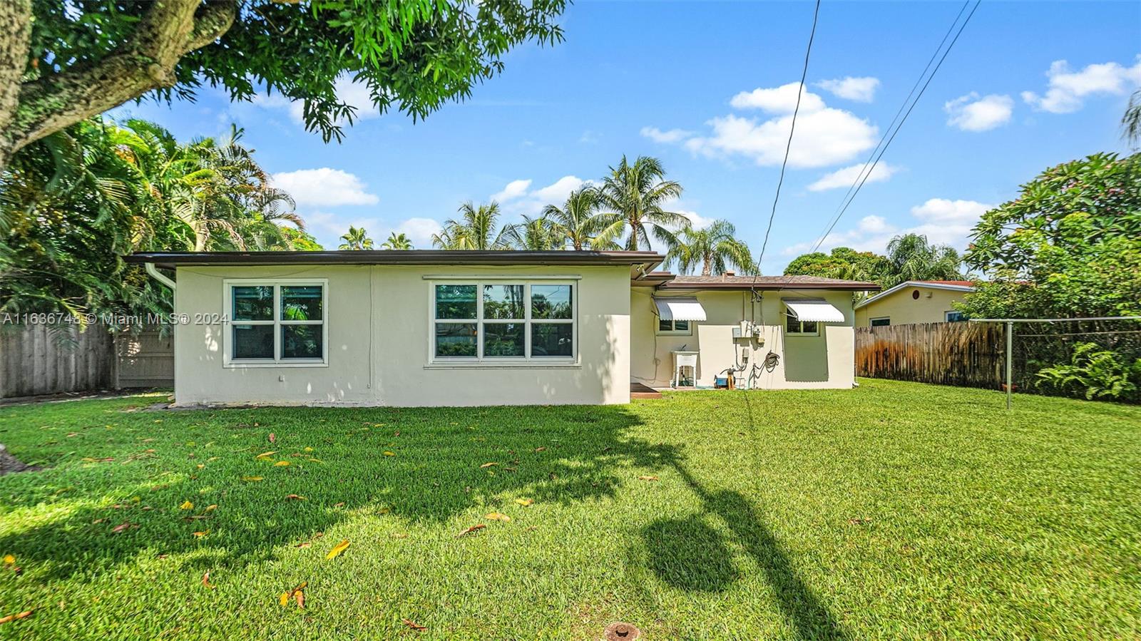 814 NW 8th Ave