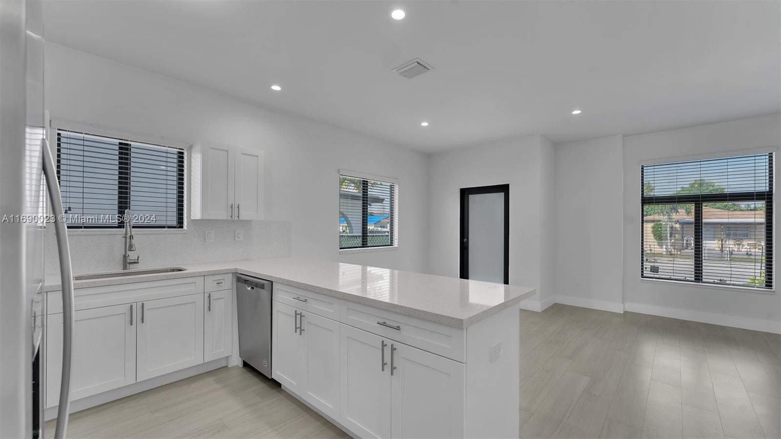 4821 E 9th Ln # 4821