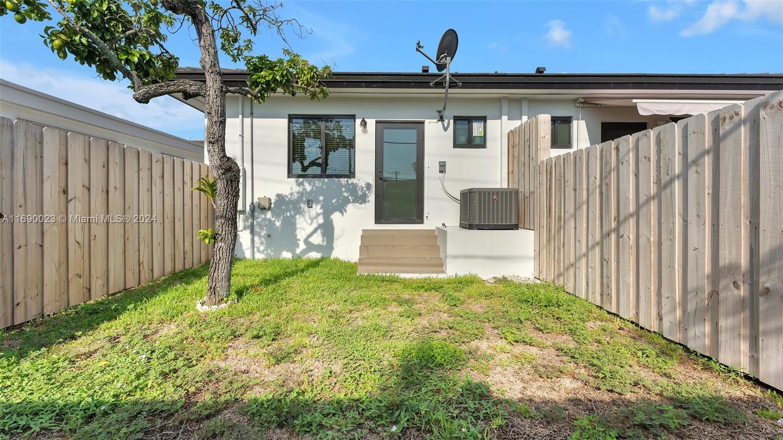 4821 E 9th Ln # 4821