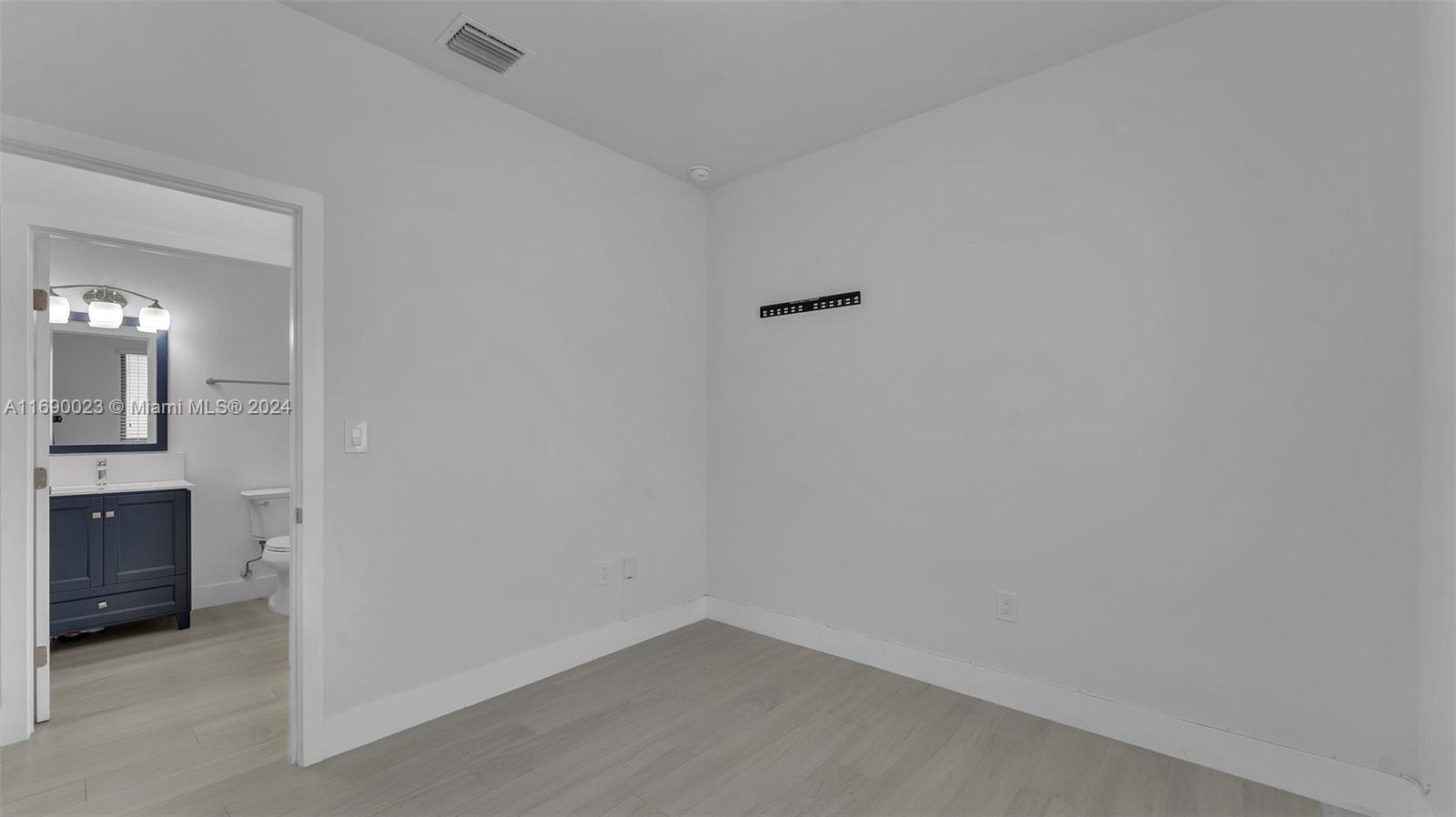 4821 E 9th Ln # 4821