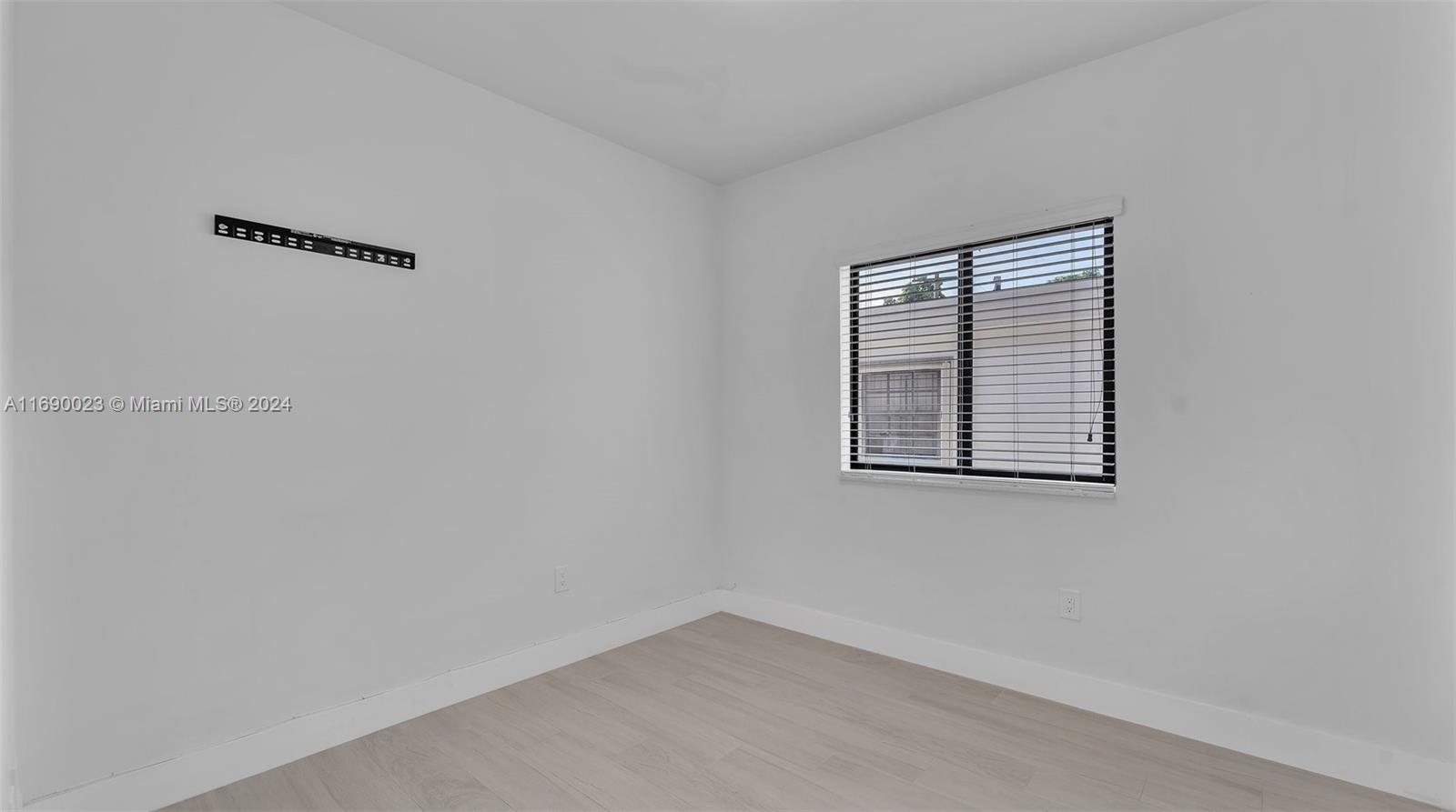 4821 E 9th Ln # 4821