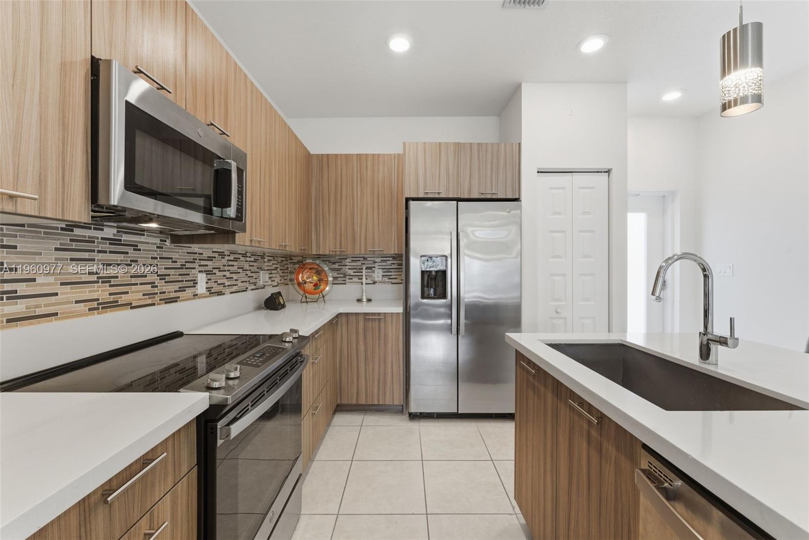 8301 NW 41st St # 407 Unit: B-407