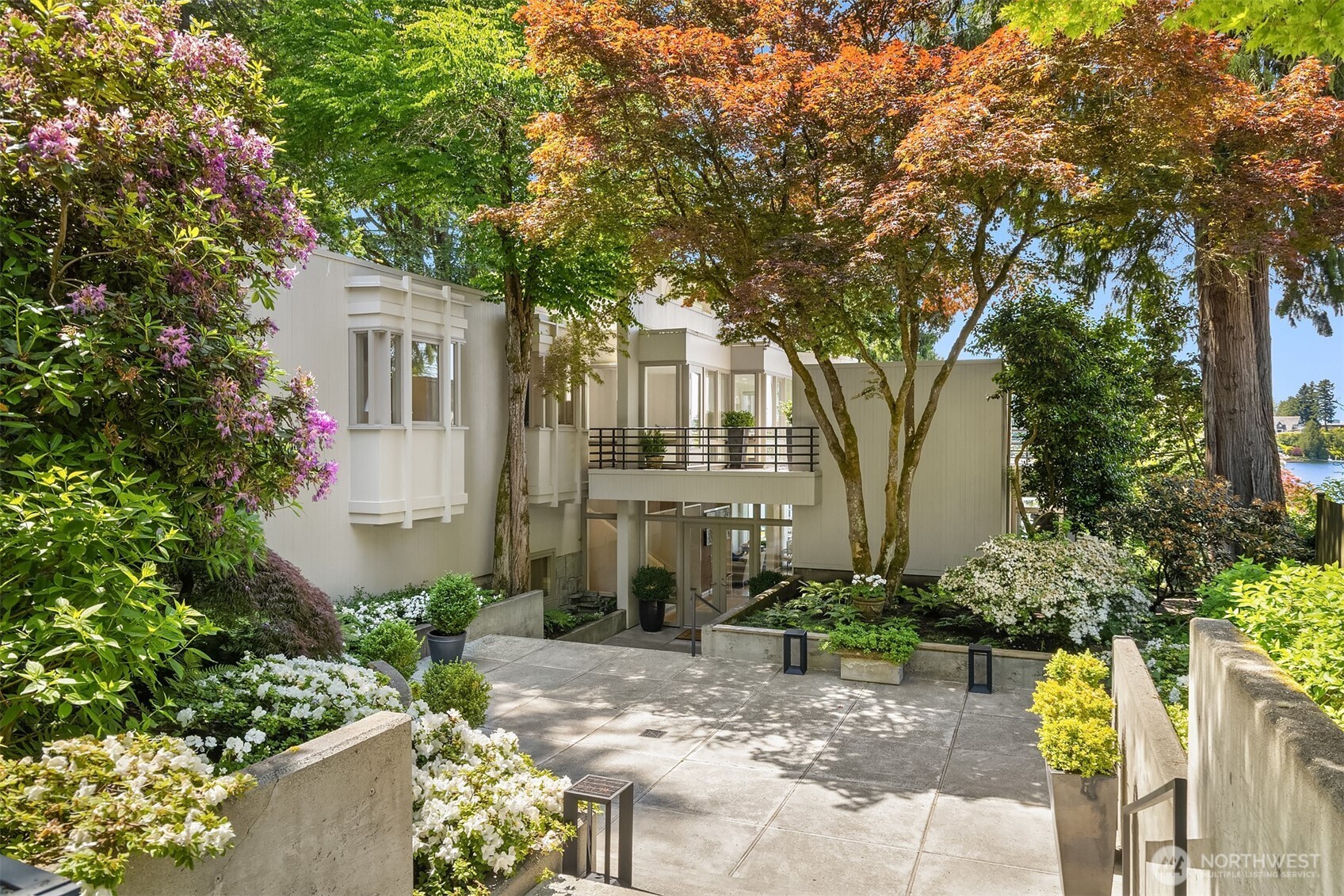 3611 Hunts Point Road