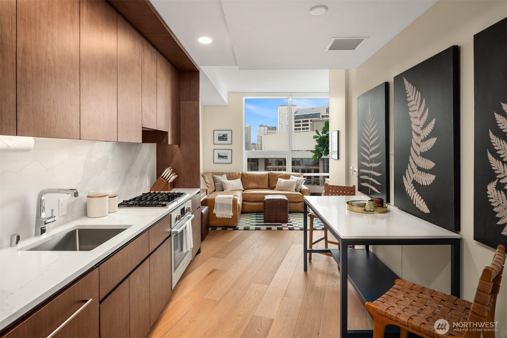 121 Stewart Street Unit: 1602