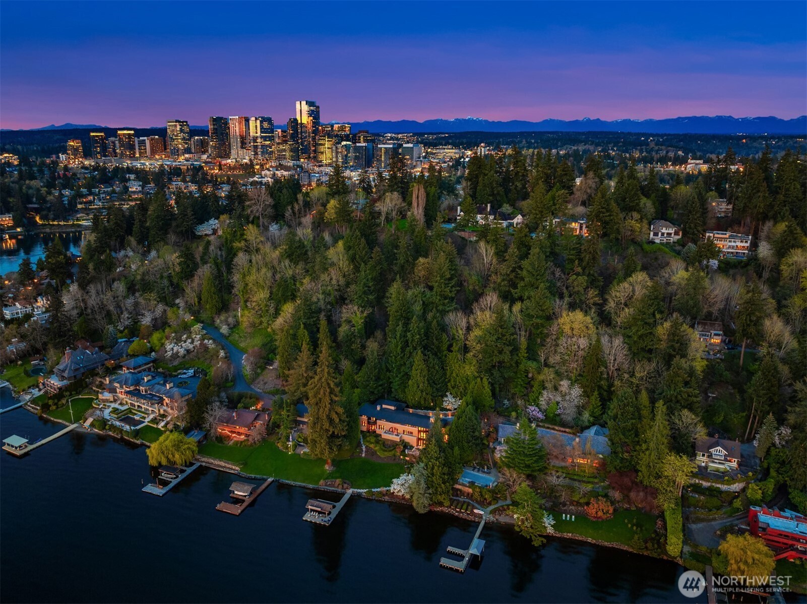 415 Shoreland Drive SE