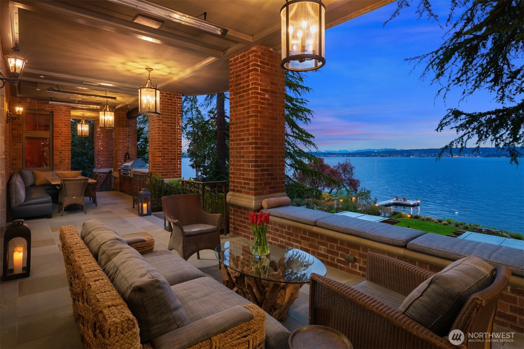 3038 E Laurelhurst Drive NE