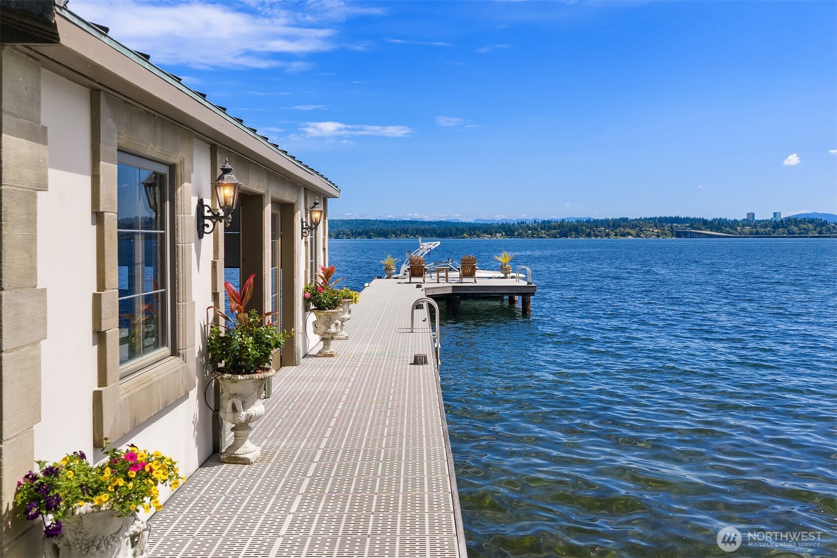 3038 E Laurelhurst Drive NE