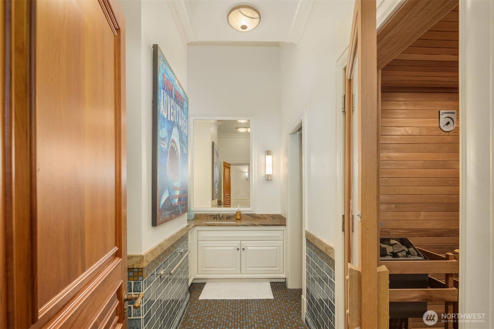 3038 E Laurelhurst Drive NE