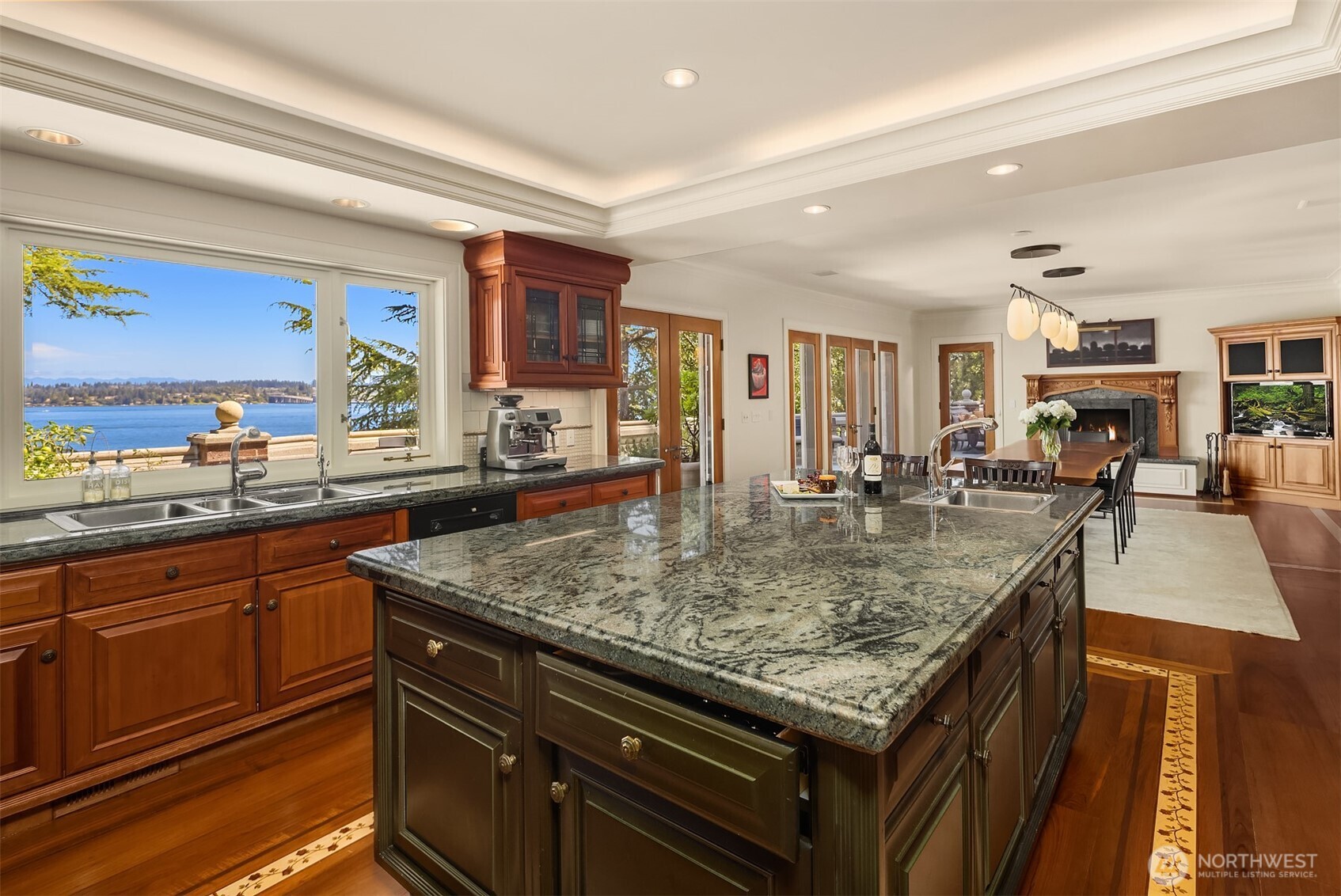 3038 E Laurelhurst Drive NE