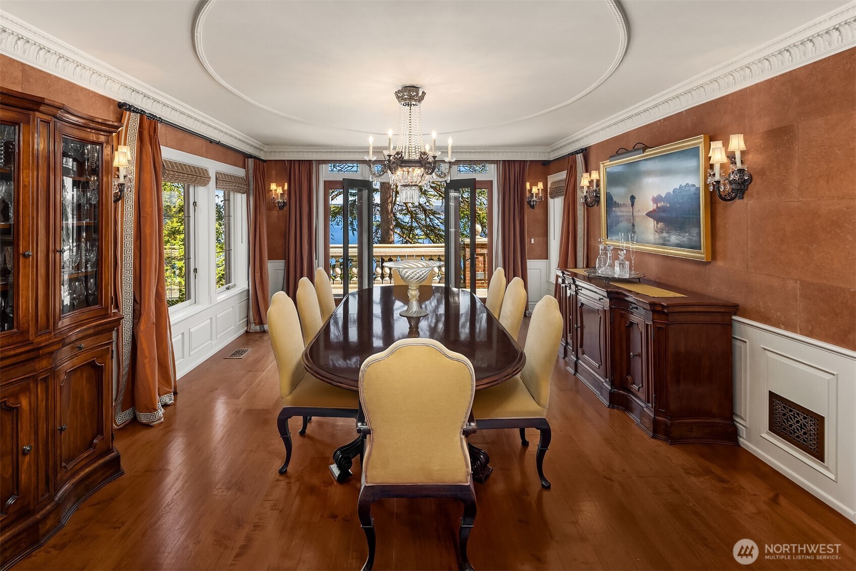 3038 E Laurelhurst Drive NE