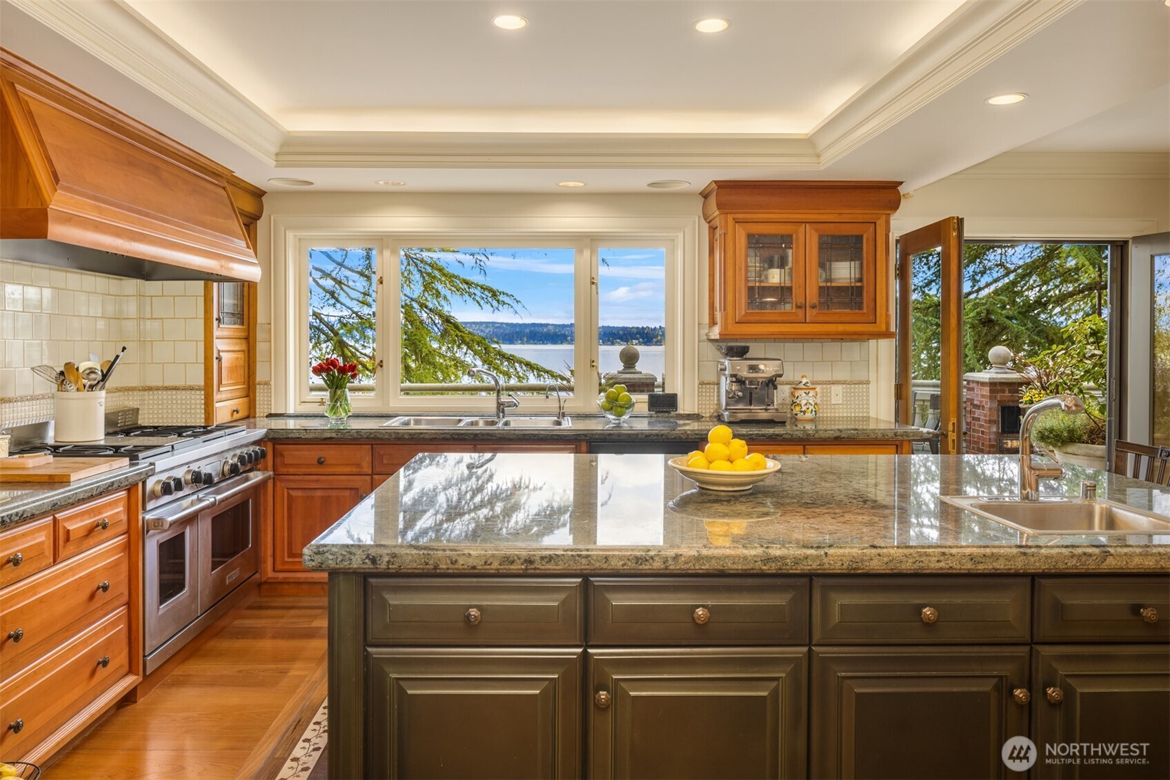 3038 E Laurelhurst Drive NE
