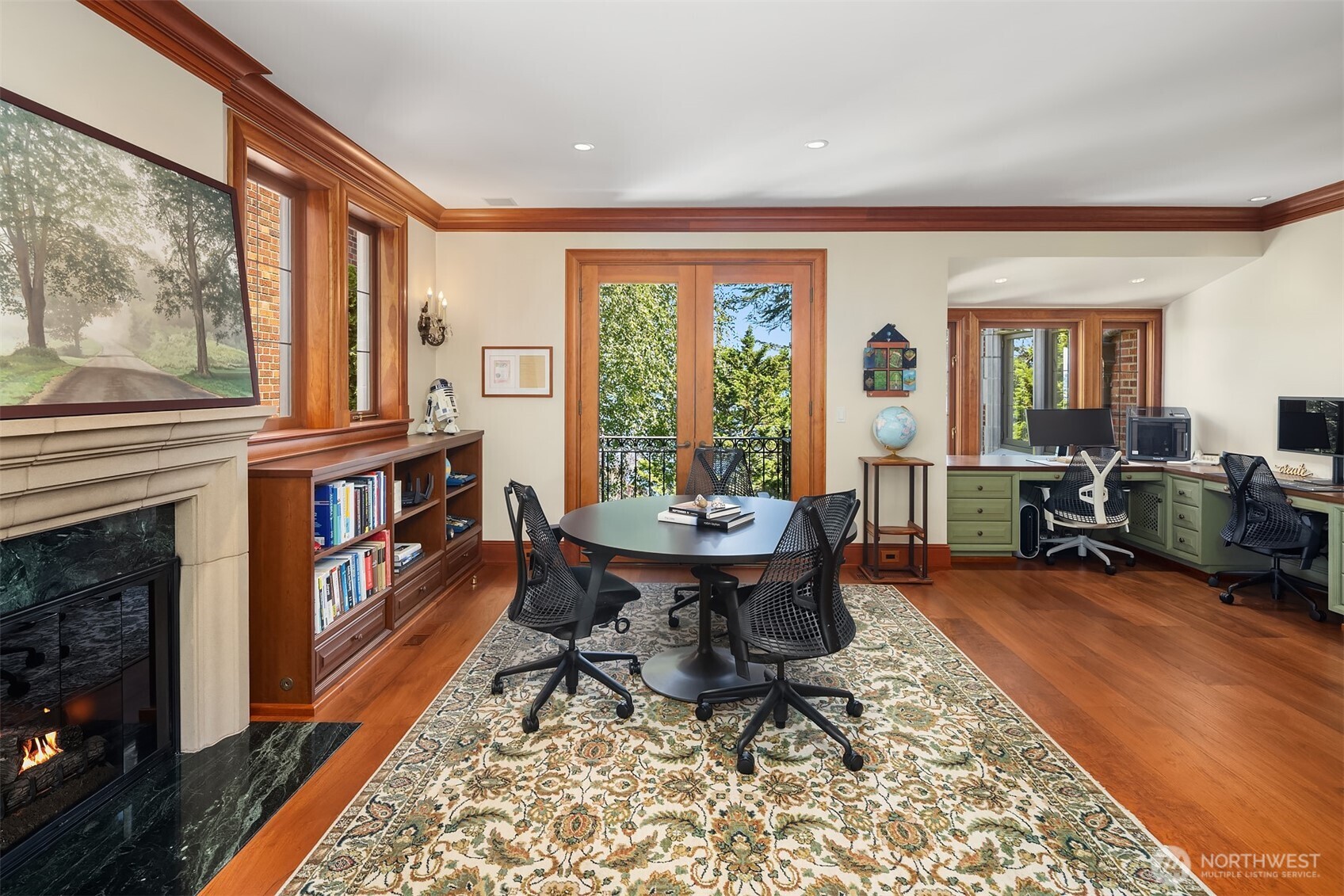 3038 E Laurelhurst Drive NE
