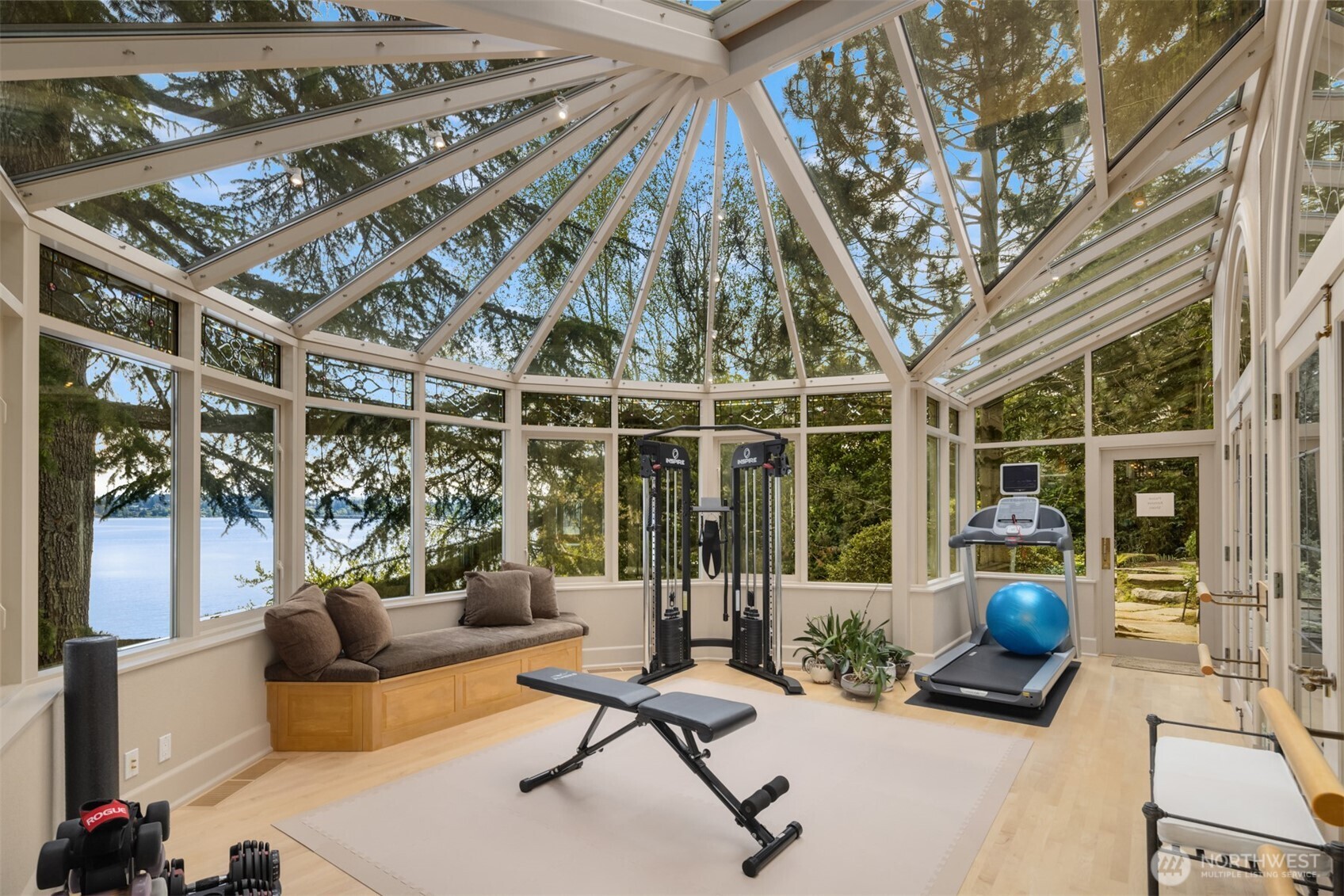 3038 E Laurelhurst Drive NE