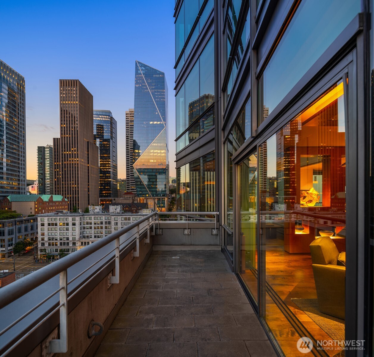 715 2nd Avenue Unit: 1504