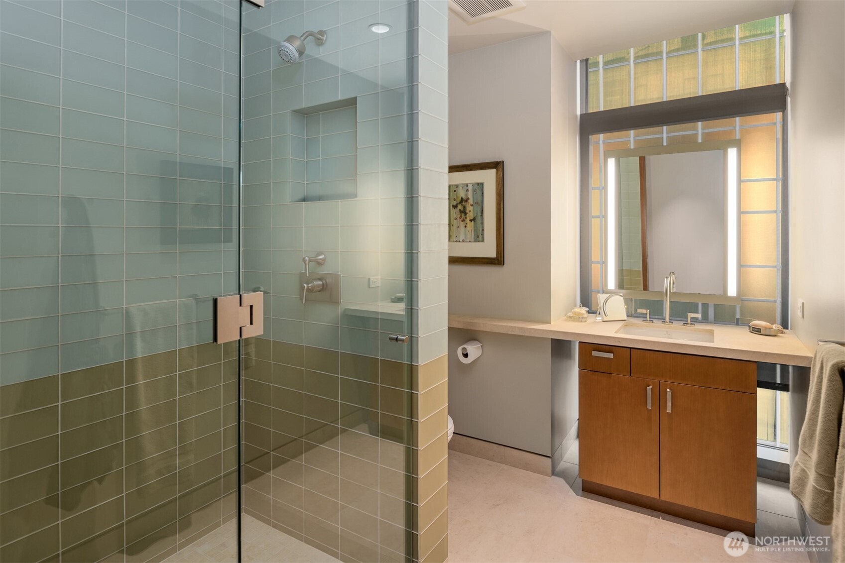 715 2nd Avenue Unit: 1504