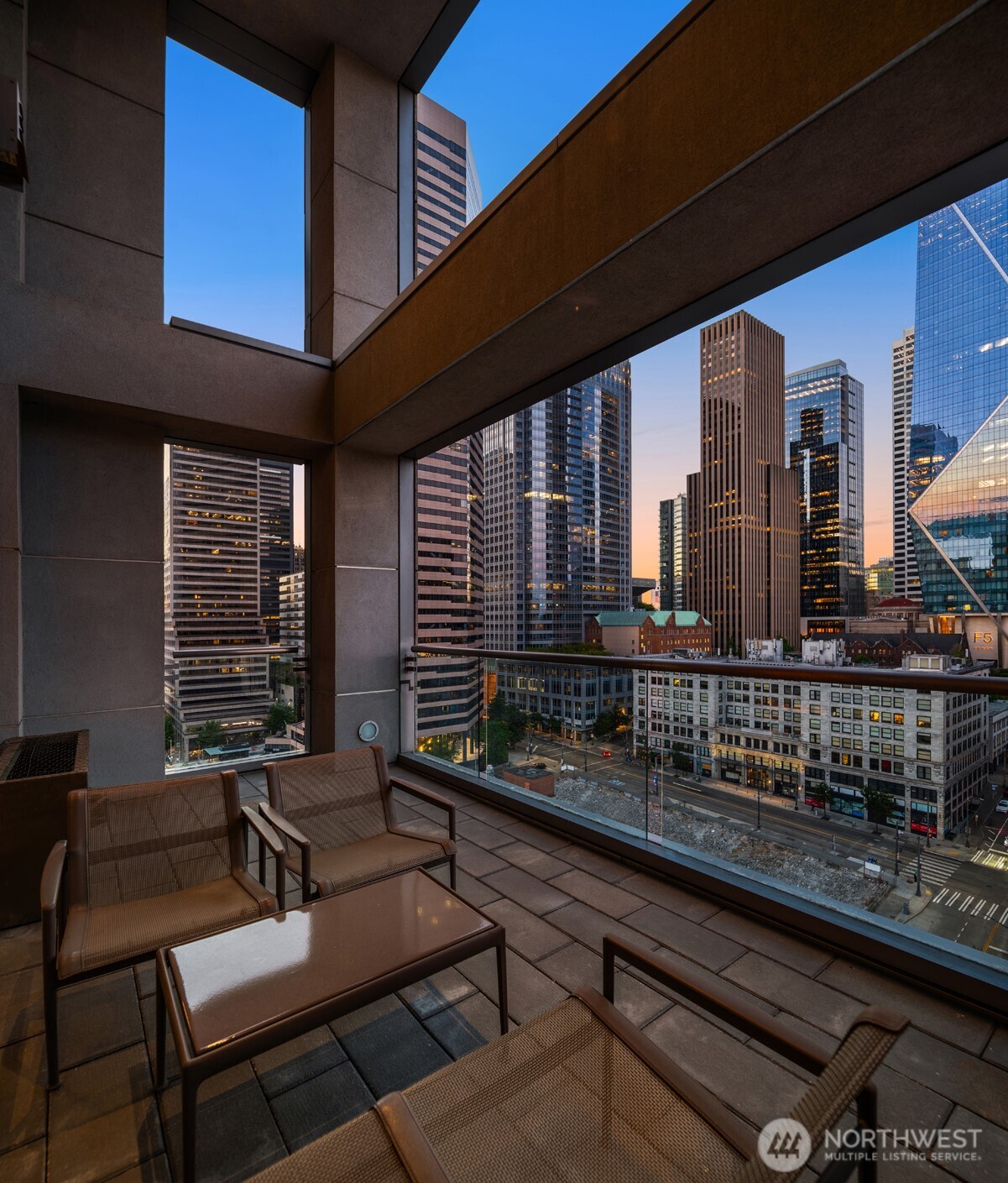 715 2nd Avenue Unit: 1504