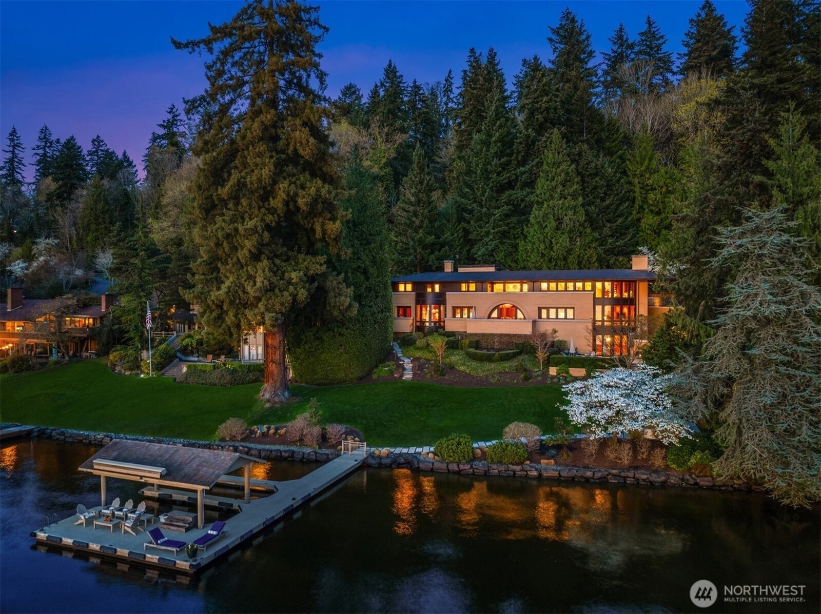 415 Shoreland Drive SE