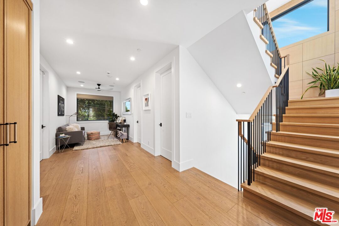 3170 Grand View Blvd