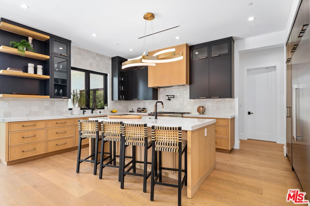 3170 Grand View Blvd