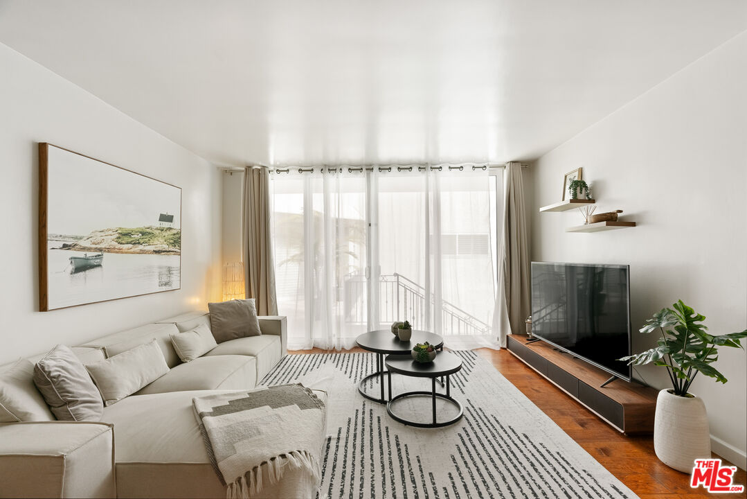 930 3rd ST Unit: 103