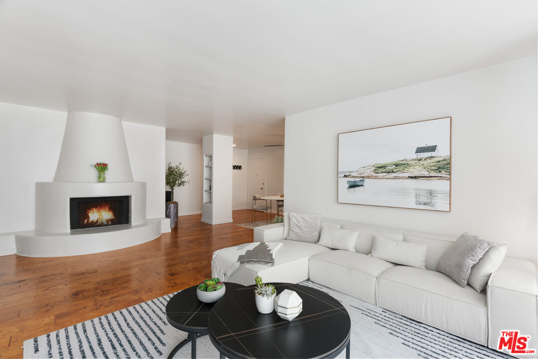 930 3rd ST Unit: 103