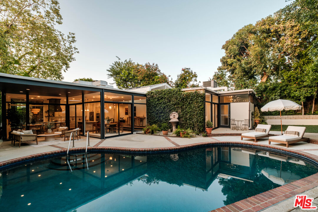 1151 Angelo Dr Beverly Hills CA