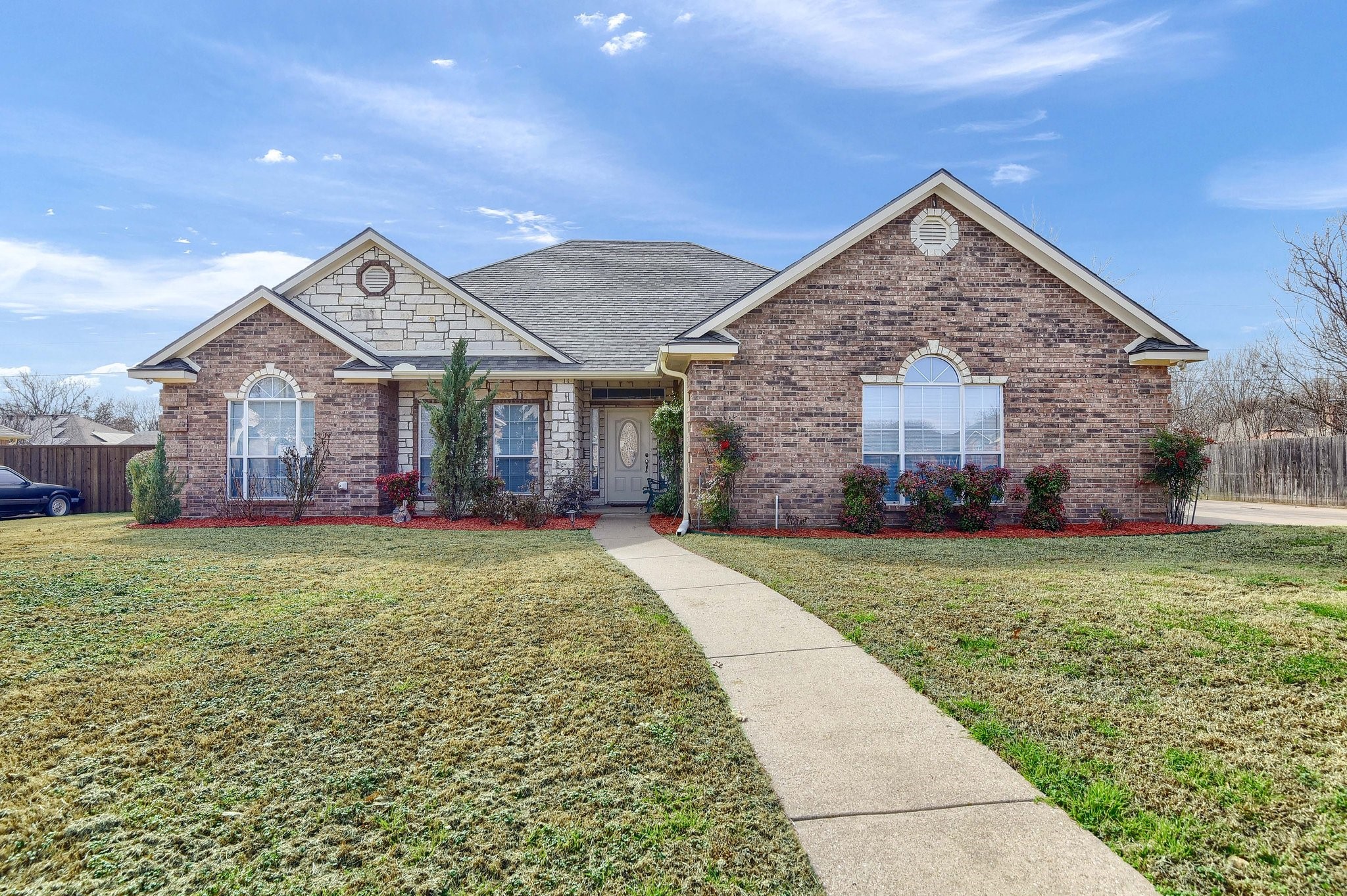 718 Mockingbird Street