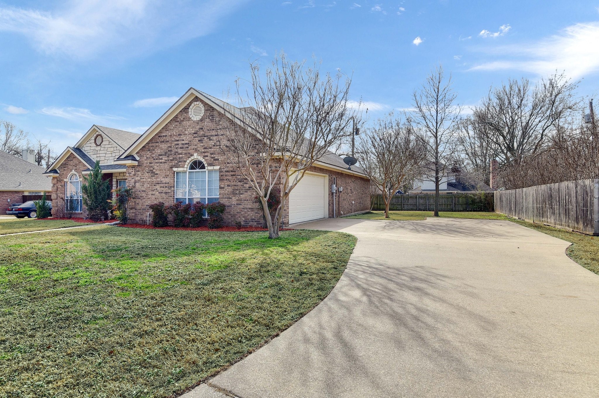 718 Mockingbird Street