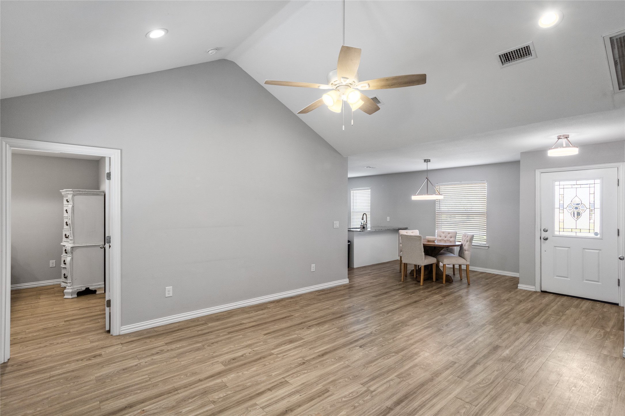 1 W Parnell Street