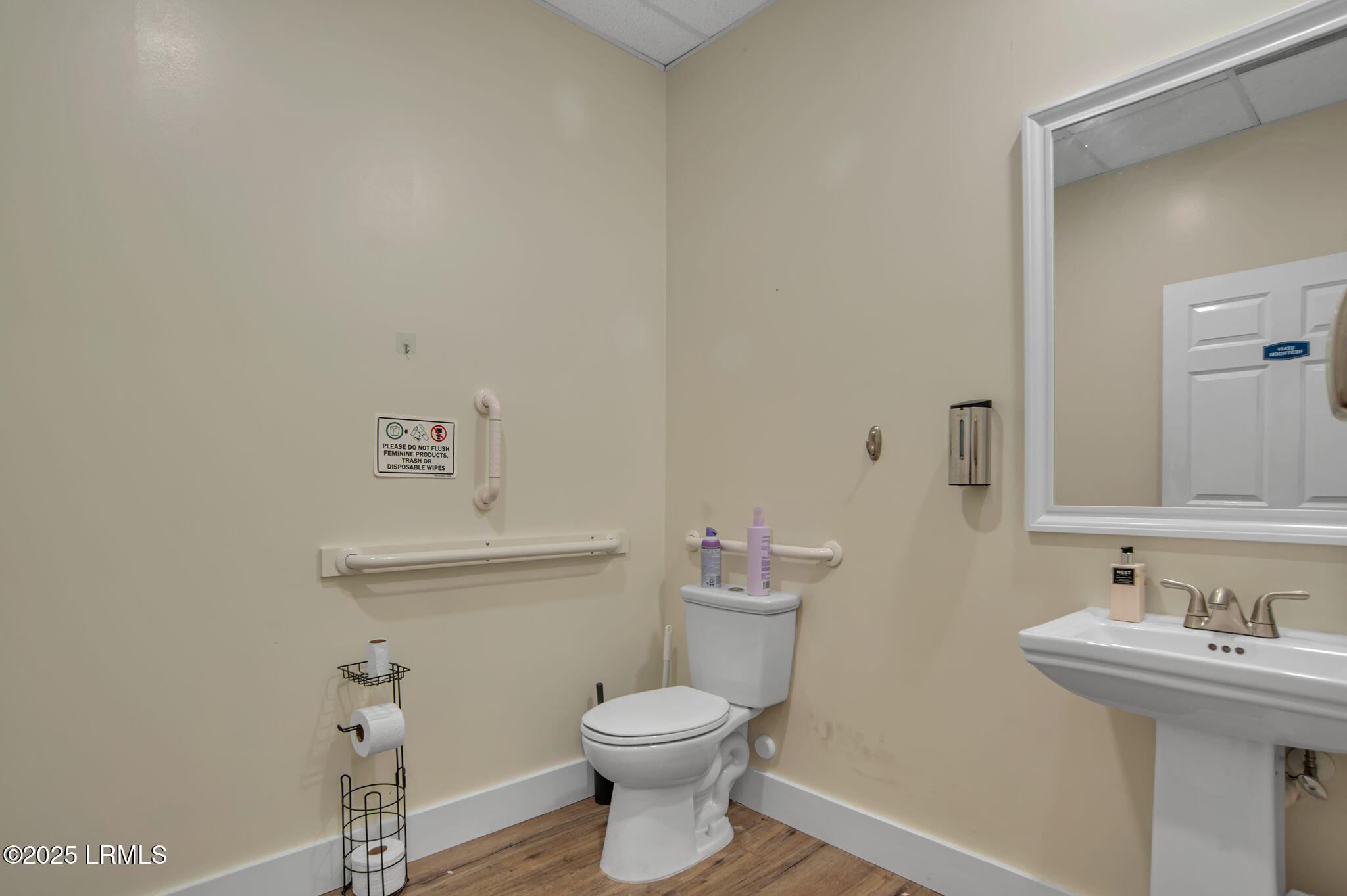 53 Persimmons Street, 105
