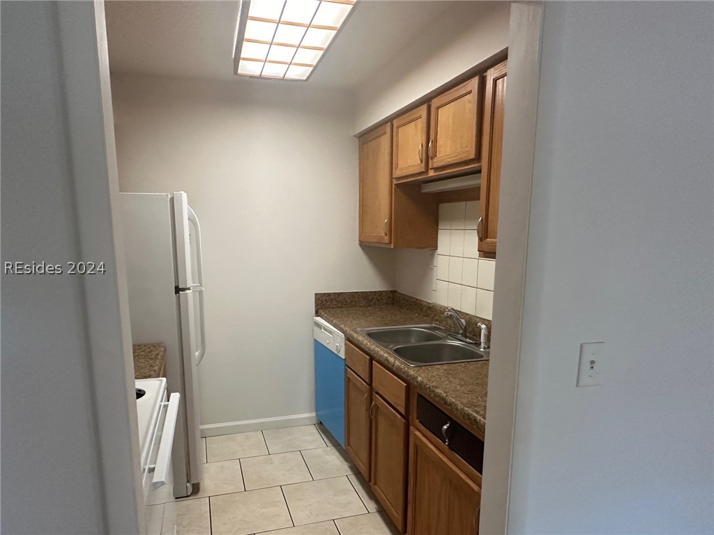 400 Wm Hilton Parkway 16