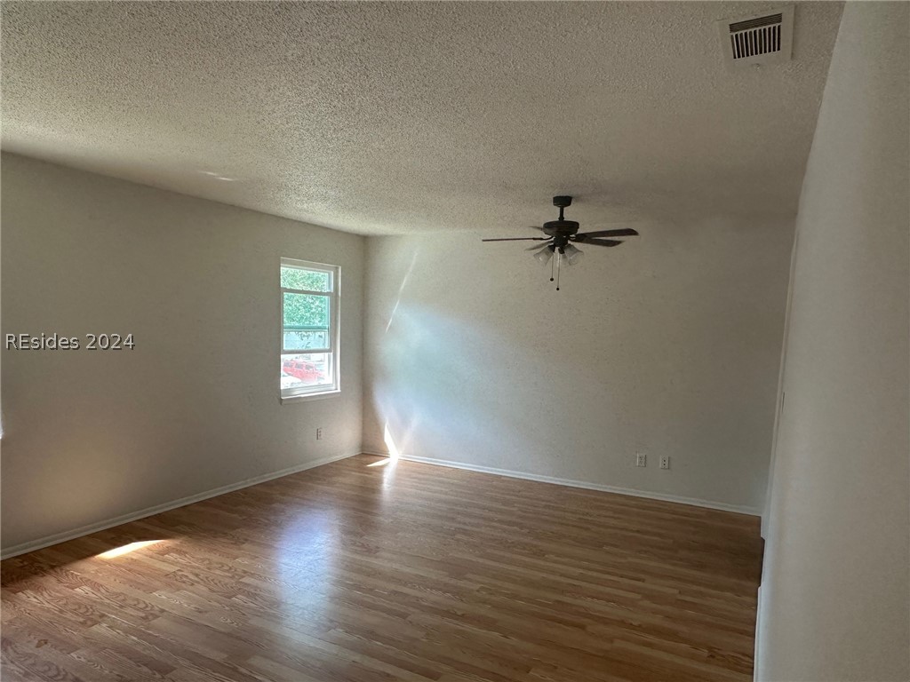 400 Wm Hilton Parkway 16