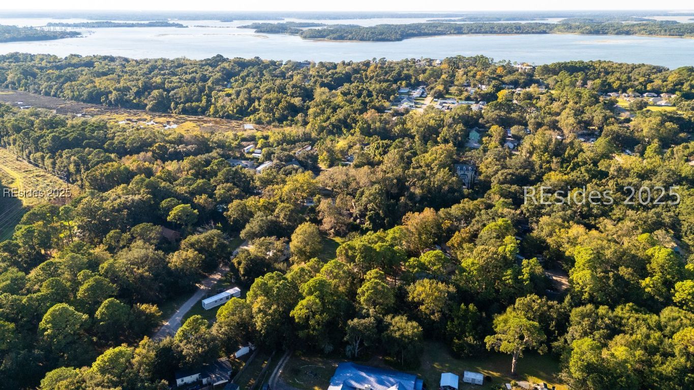 1 Farmers Club Drive