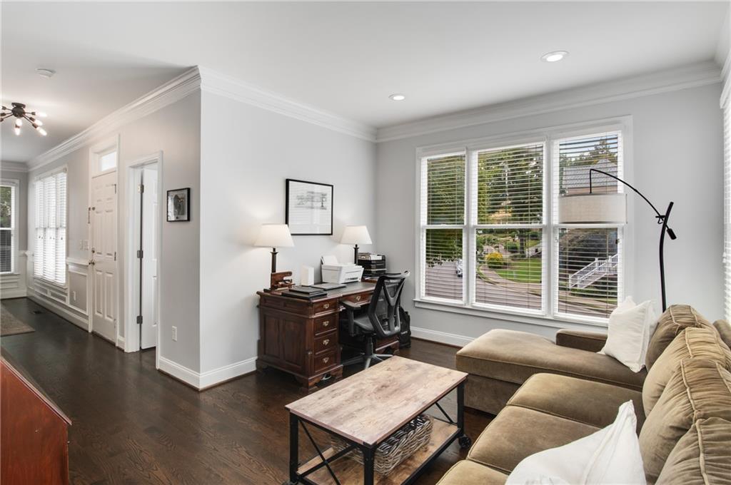 2149 Whittier Place NW