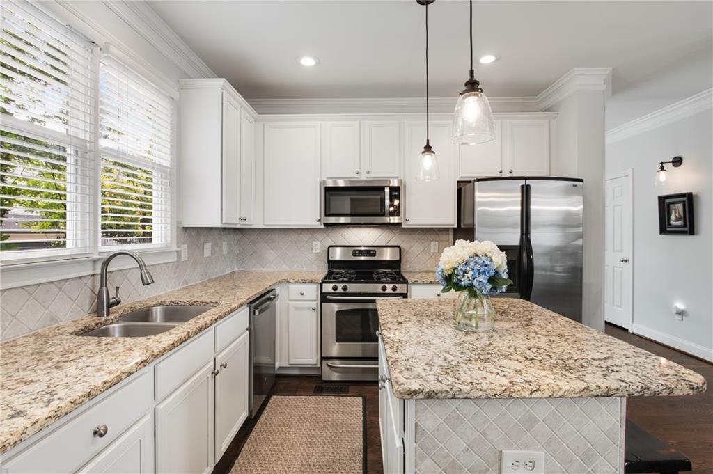 2149 Whittier Place NW