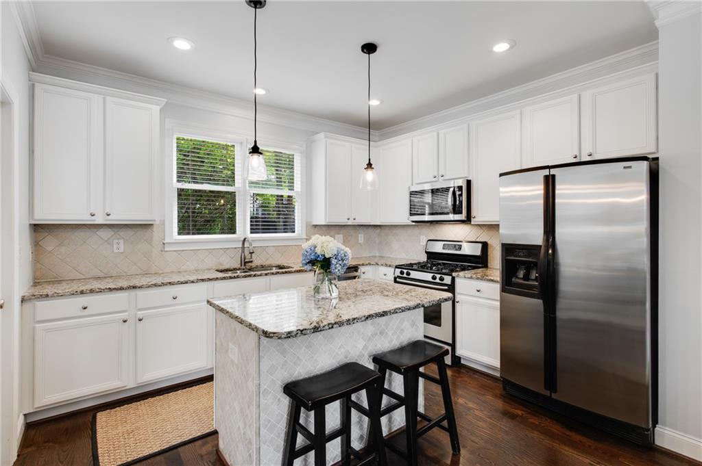 2149 Whittier Place NW