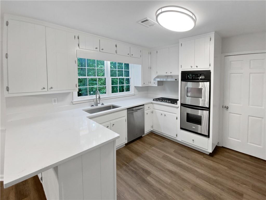 1215 Ridgefield Drive