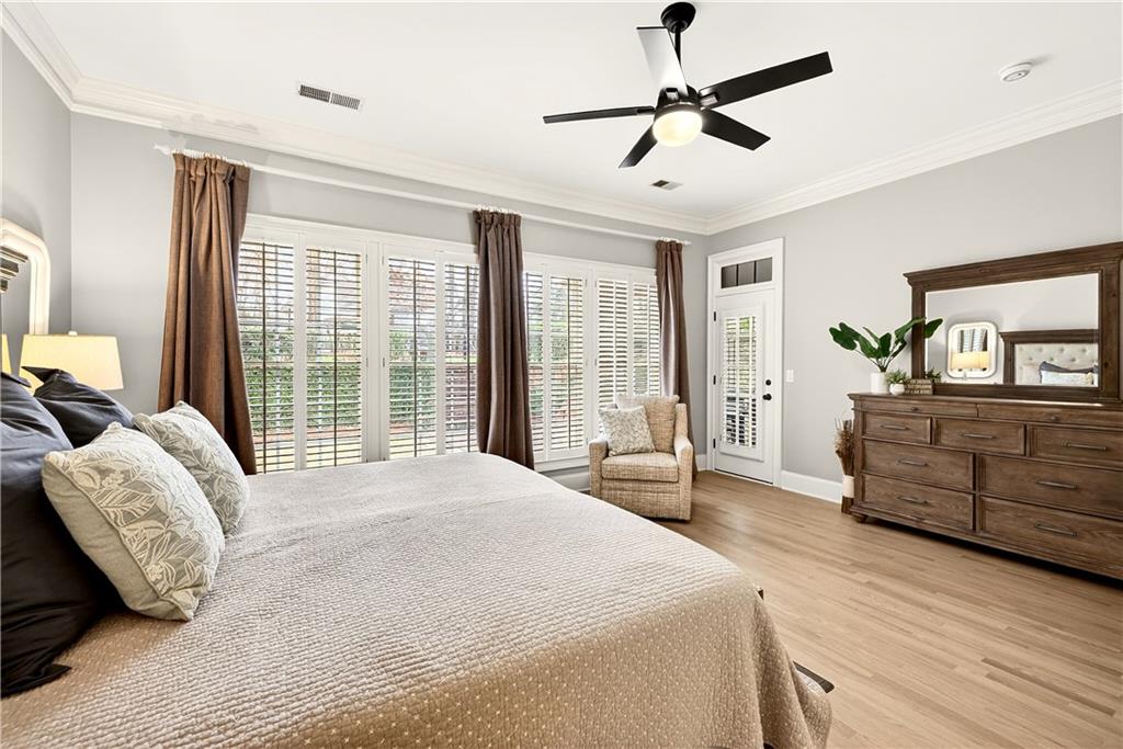 1168 Bellewood Square