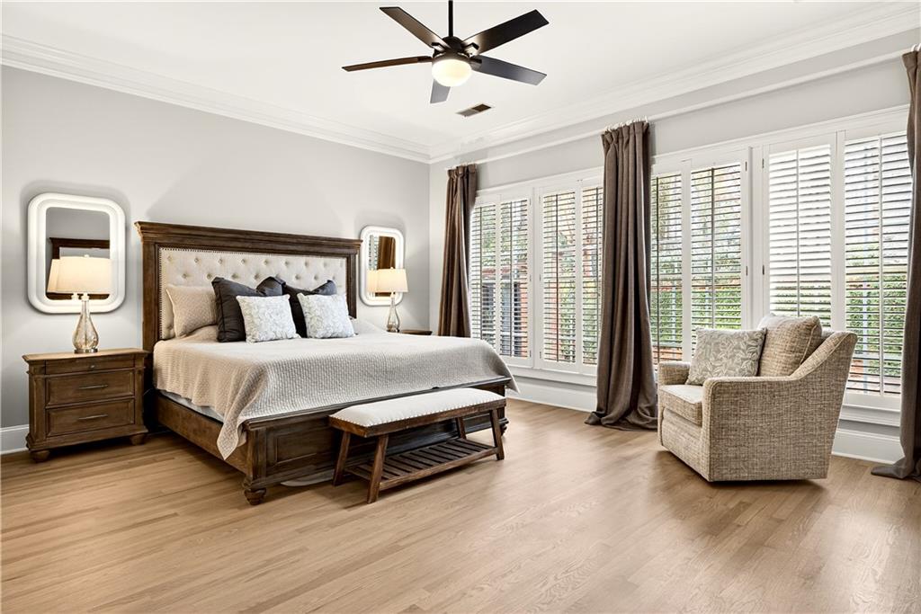 1168 Bellewood Square