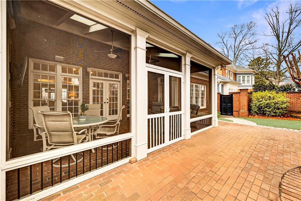 1168 Bellewood Square