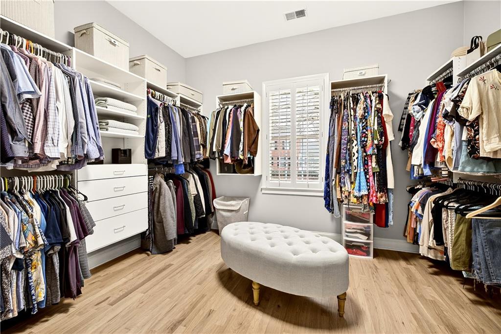 1168 Bellewood Square