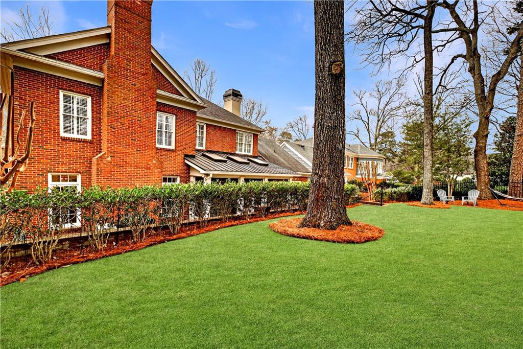 1168 Bellewood Square