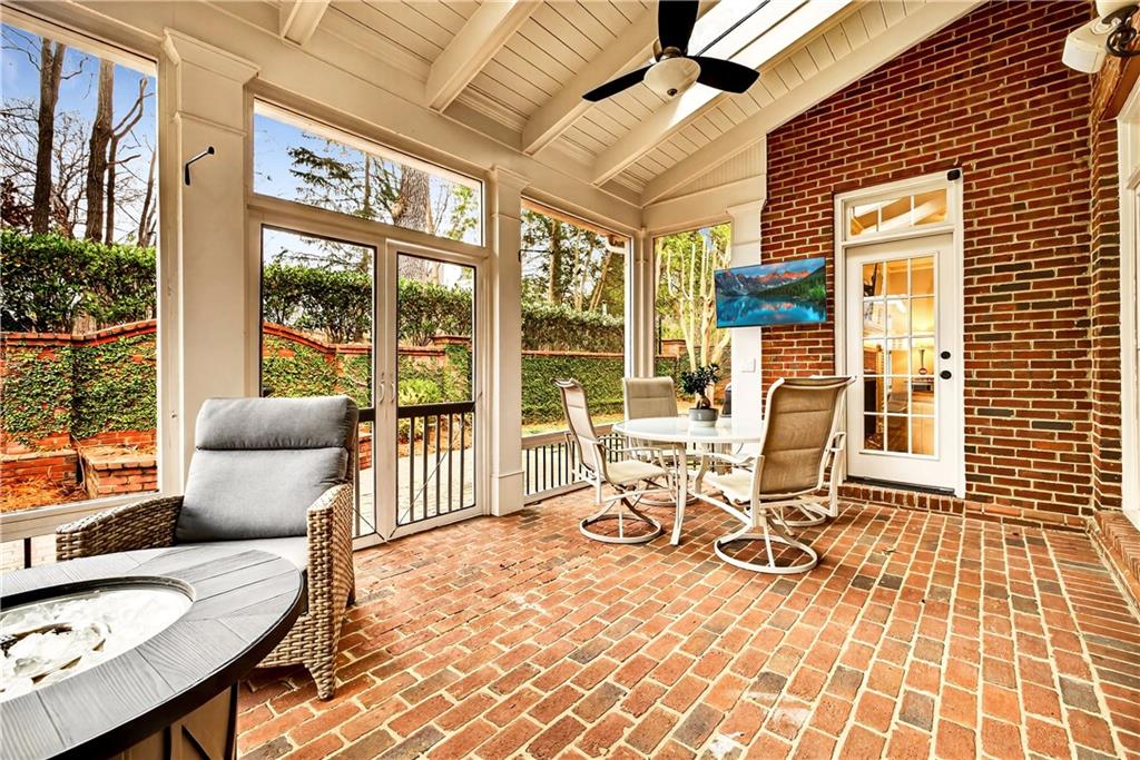 1168 Bellewood Square