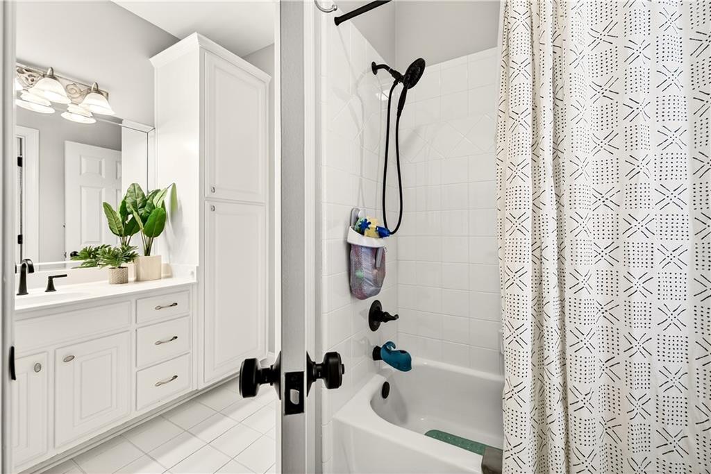 1168 Bellewood Square